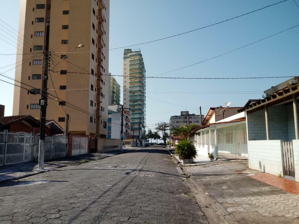 Casa para temporada na Praia Grande aprox 100 mts da praia Praia Grande (Santos) Exterior foto